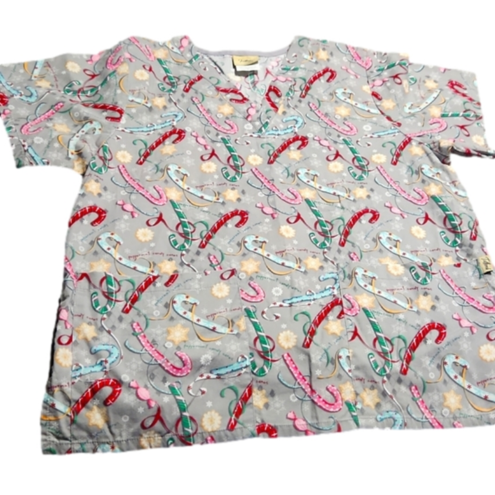 ♡Christmas Scrub Top Size Medium